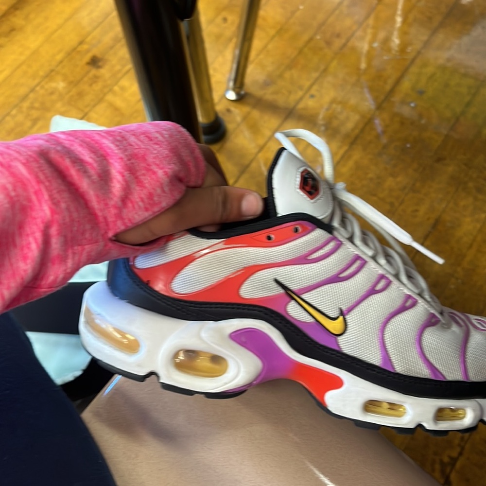 Nike - Picture 2 of 2